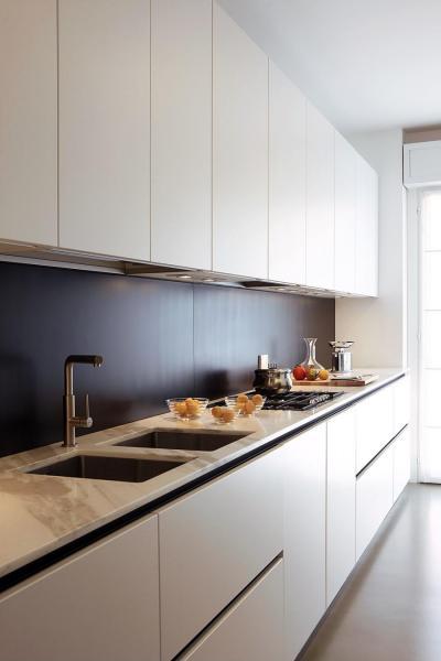 Fehér konyhabútor - konyha / étkező ötlet, modern stílusban