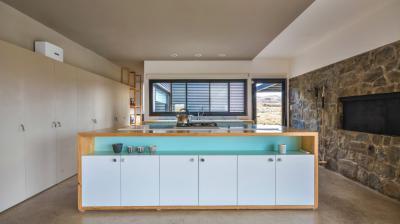 Terméskő fa a konyhában - konyha / étkező ötlet, modern stílusban