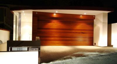 Garázsbejárat - külső továbbiak ötlet, modern stílusban