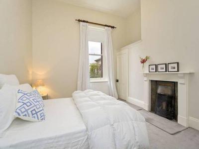 Kandalló a lakás dísze43 - háló ötlet, modern stílusban