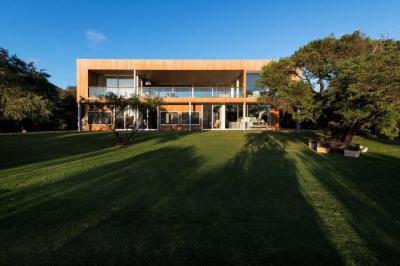 Modern lakóház - homlokzat ötlet, modern stílusban