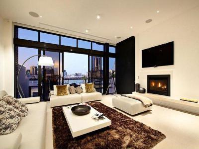 Kandalló a lakás dísze63 - nappali ötlet, modern stílusban