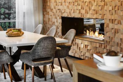 Biokandalló a nappaliban - nappali ötlet, modern stílusban