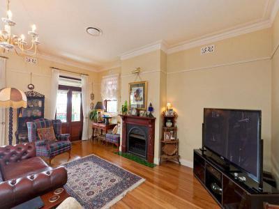 Kandalló a lakás ékessége19 - nappali ötlet, klasszikus stílusban