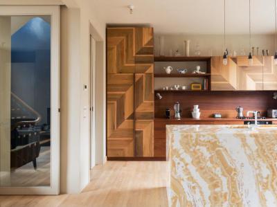 Fa és márvány - konyha / étkező ötlet, modern stílusban