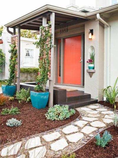 Narancssárga bejárati ajtó - bejárat ötlet, mediterrán stílusban