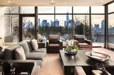 Penthouse lakás - nappali ötlet, modern stílusban