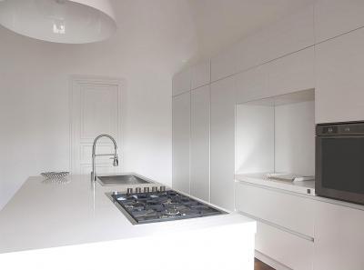 Fehér konyhabútor - konyha / étkező ötlet, modern stílusban