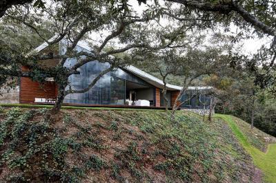 Modern lakóház - homlokzat ötlet, modern stílusban