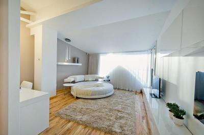 Fehér bútorok a nappaliban - nappali ötlet, modern stílusban