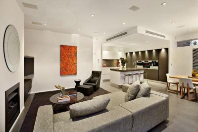 Nappali konyhával és étkezővel - nappali ötlet, modern stílusban