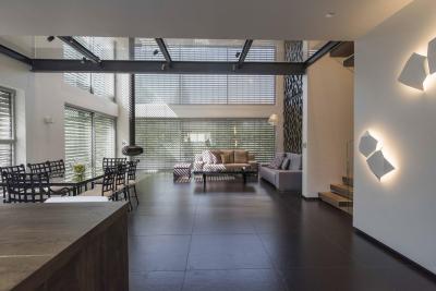 Tágas nappali étkezővel - nappali ötlet, modern stílusban