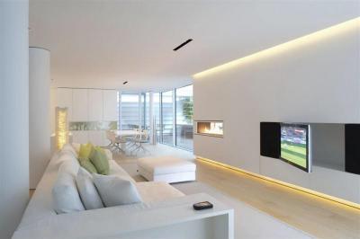 Fehér nappali - nappali ötlet, modern stílusban