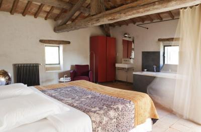 Hálószoba fürdővel - háló ötlet, rusztikus stílusban