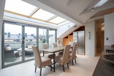 Teraszr nyíló étkező - nappali ötlet, modern stílusban