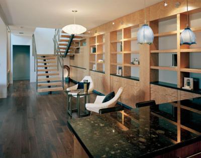 Nappali lépcsővel - nappali ötlet, modern stílusban