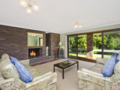 Kandallós nappali - nappali ötlet, modern stílusban