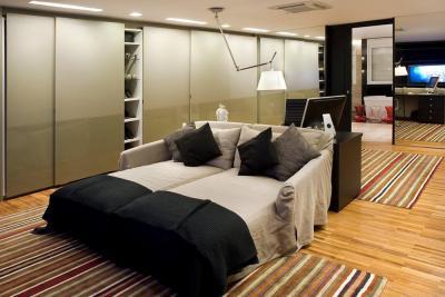 Tágas hálószoba - háló ötlet, modern stílusban