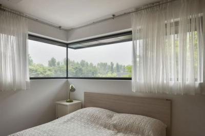 Kicsi ablak a hálóban - háló ötlet, modern stílusban