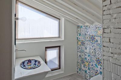 Kerámia mosdó - fürdő / WC ötlet, rusztikus stílusban