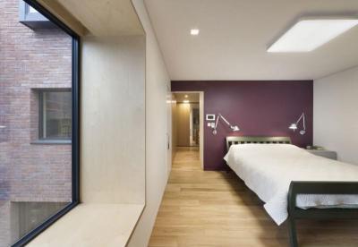 Lila fal - háló ötlet, modern stílusban