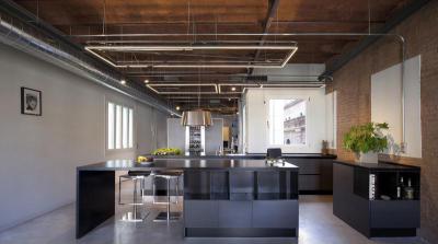 Loftlakás konyhája - konyha / étkező ötlet, modern stílusban