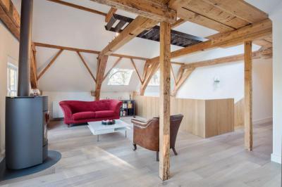 Piros kanapé - nappali ötlet