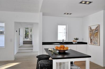 Konyhasarok - konyha / étkező ötlet, modern stílusban