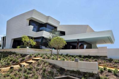 Extravagáns homlokzat - homlokzat ötlet, modern stílusban