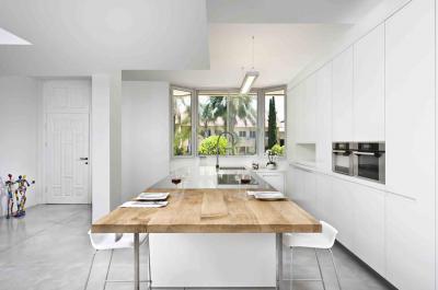 Fehér konyhabútor - konyha / étkező ötlet, modern stílusban