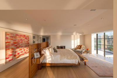 Tágas hálószoba - háló ötlet, modern stílusban