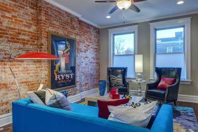 Kék kanapés nappali - nappali ötlet