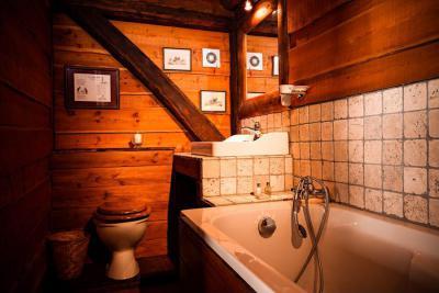 Faház fürdője - fürdő / WC ötlet, rusztikus stílusban