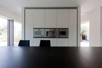 Fehér konyhabútor - konyha / étkező ötlet, minimál stílusban