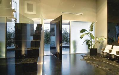 Forgóajtó - előszoba ötlet, modern stílusban