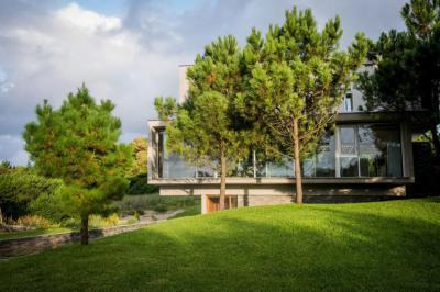 Modern lakóház - homlokzat ötlet, modern stílusban