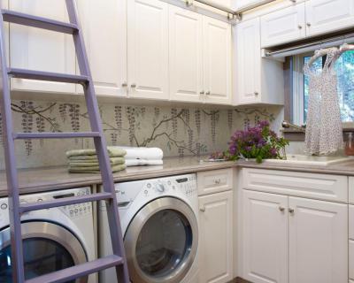 Ízléses mosókonyha - belső továbbiak ötlet, klasszikus stílusban