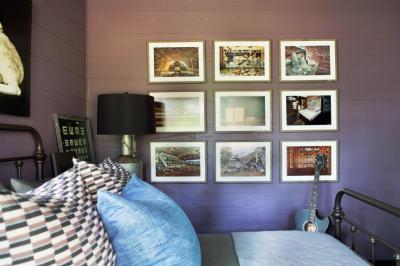 Vendégháló lila fallal - háló ötlet