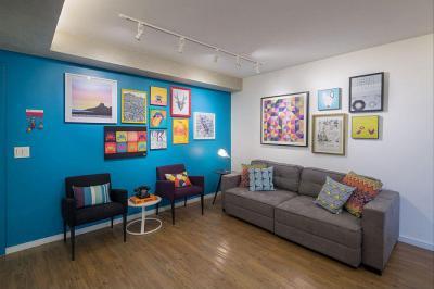 Vidám színekben - nappali ötlet, modern stílusban