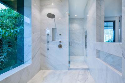 Márvánnyal burkolt fürdő - fürdő / WC ötlet, modern stílusban