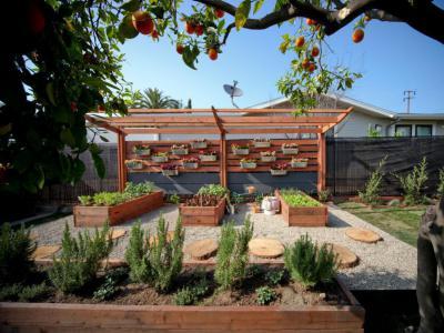 Magaságyások fából - kert / udvar ötlet, modern stílusban