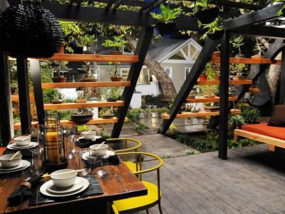 Lépcsőzetes pergola - kert / udvar ötlet, modern stílusban