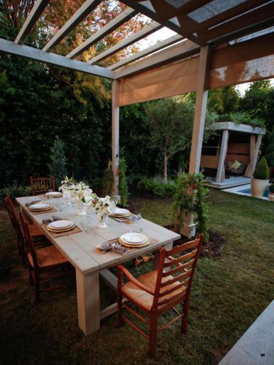 Vacsora az udvaron - kert / udvar ötlet, rusztikus stílusban