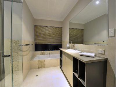 Fürdőkád kavalkád2 - fürdő / WC ötlet, modern stílusban