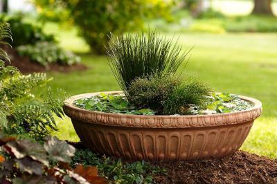 Mini-tó - kert / udvar ötlet, klasszikus stílusban