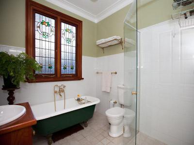 Fürdőkád kavalkád23 - fürdő / WC ötlet, klasszikus stílusban