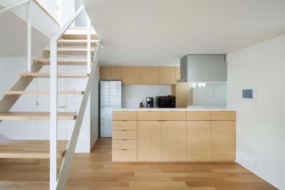 Konyha a lépcső alatt - konyha / étkező ötlet, modern stílusban