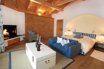 Kandalló a hálószobában - háló ötlet, rusztikus stílusban