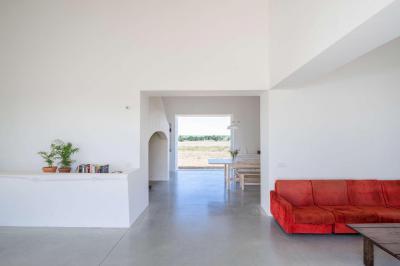 Nappali fehér falakkal - nappali ötlet, modern stílusban