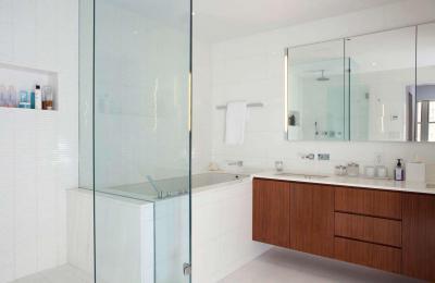 Fehér színek a fürdőben - fürdő / WC ötlet, modern stílusban